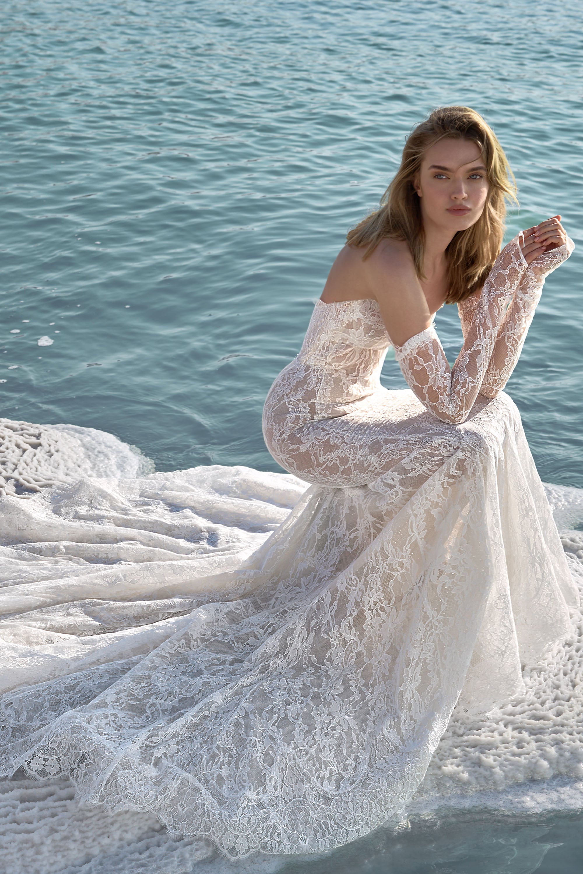 Amour lace best sale wedding gown