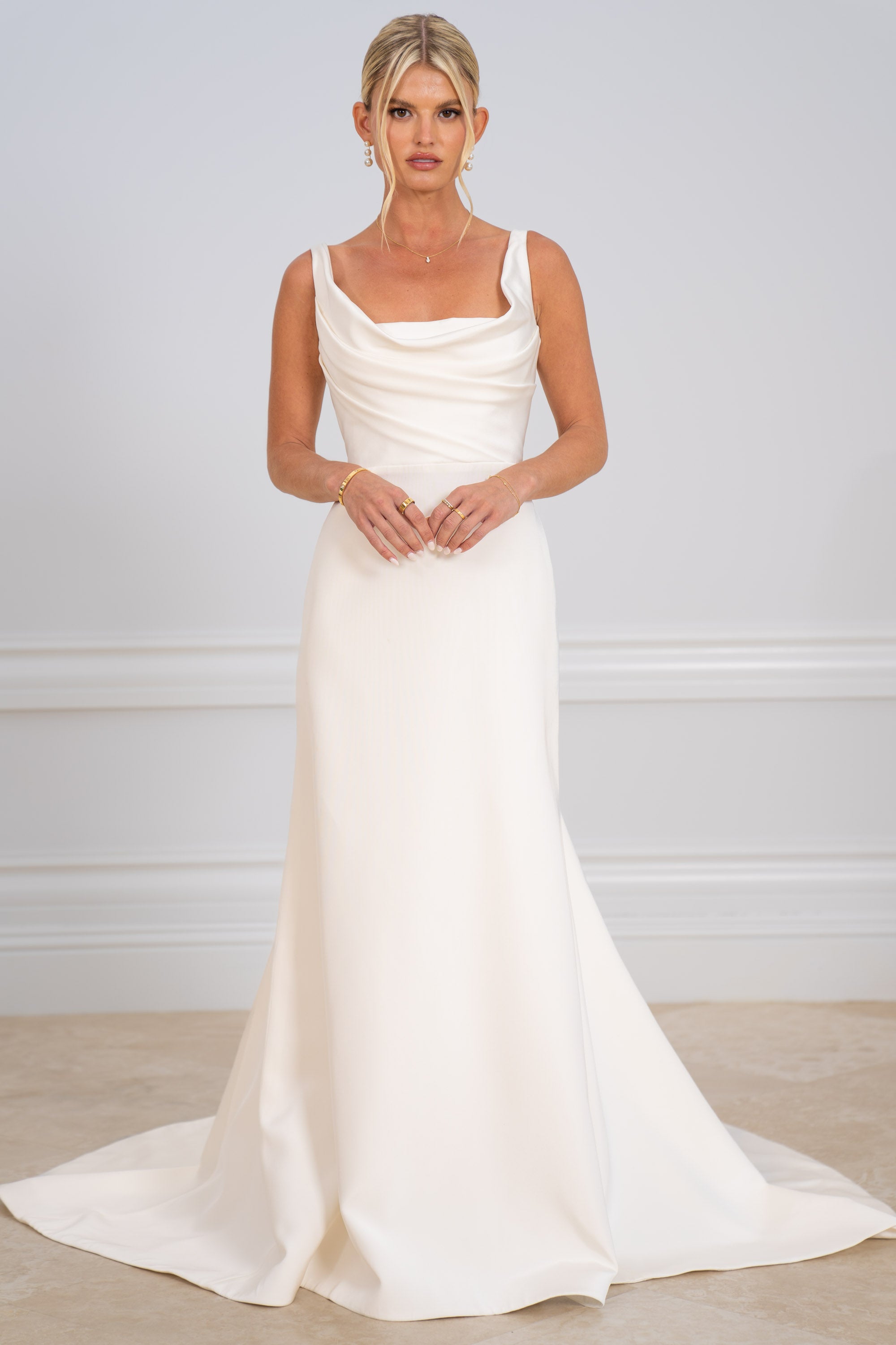 RK2383 Gown