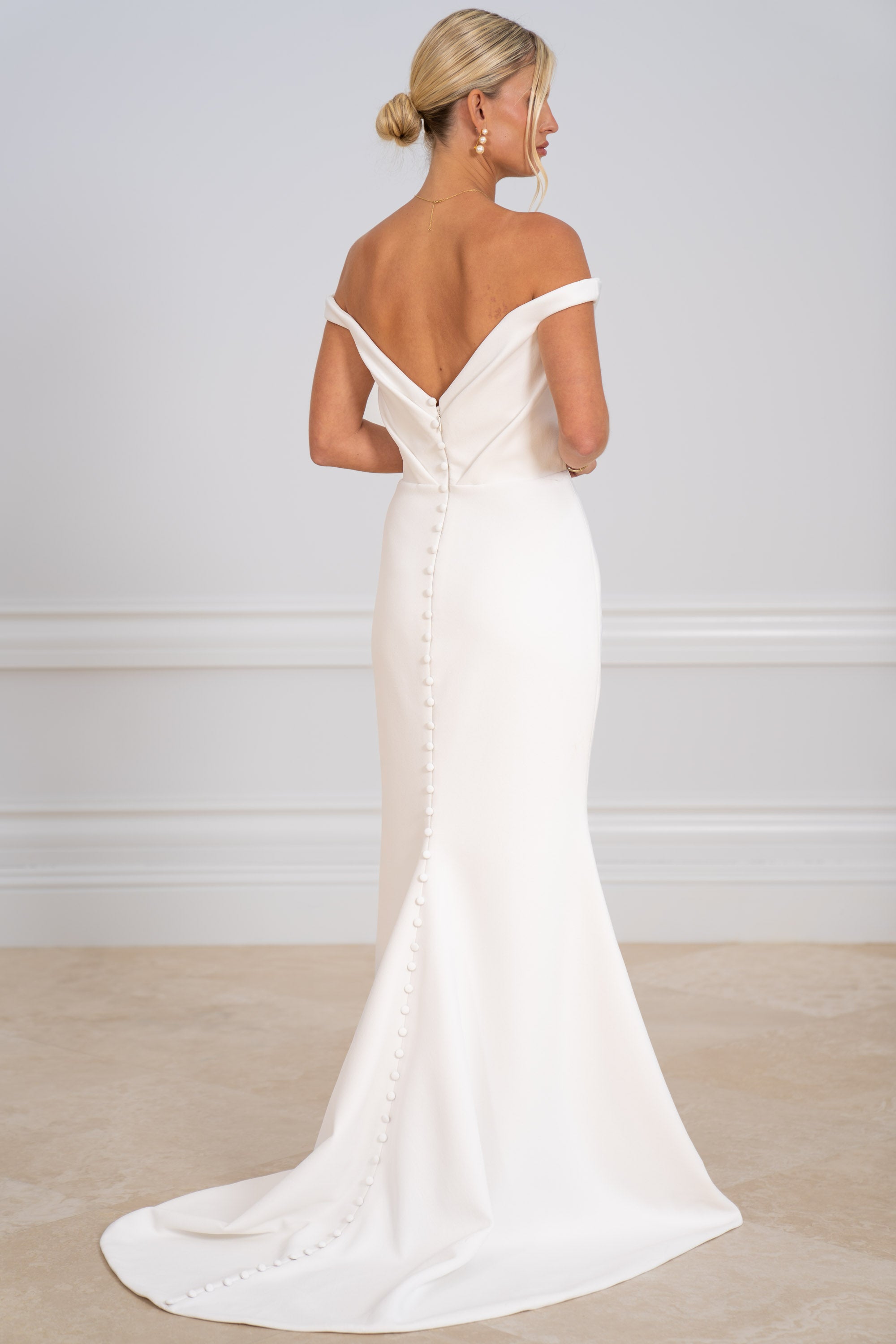 RK2203 Gown